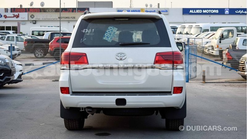 Big with watermark toyota land cruiser antigua import dubai 1558
