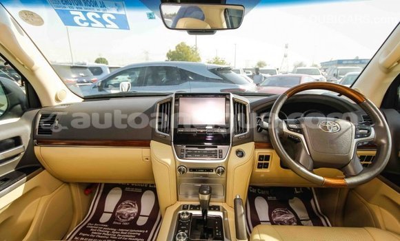 Buy Import Toyota Land Cruiser White Car in Import - Dubai in Antigua Buy Import Toyota Land Cruiser White Car in Import - Dubai in Antigua