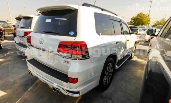 Buy Import Toyota Land Cruiser White Car in Import - Dubai in Antigua Buy Import Toyota Land Cruiser White Car in Import - Dubai in Antigua