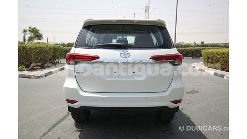 Big with watermark toyota fortuner antigua import dubai 1573