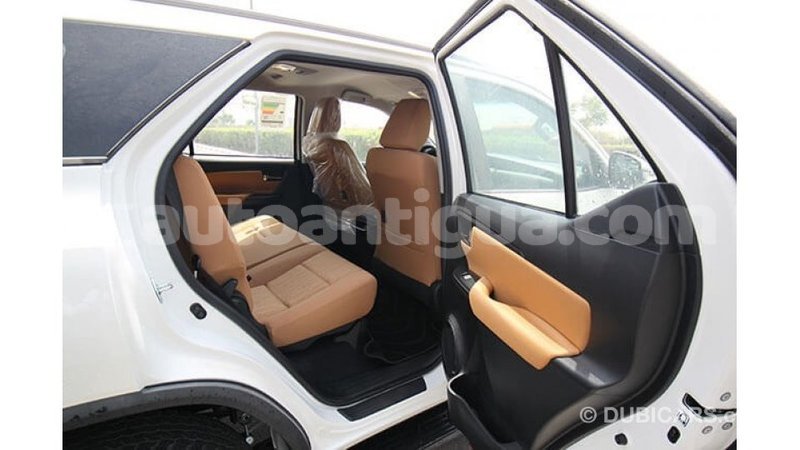 Big with watermark toyota fortuner antigua import dubai 1573