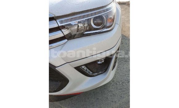 Buy Import Toyota Hilux White Car in Import - Dubai in Antigua Buy Import Toyota Hilux White Car in Import - Dubai in Antigua