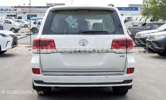 Buy Import Toyota Land Cruiser White Car in Import - Dubai in Antigua Buy Import Toyota Land Cruiser White Car in Import - Dubai in Antigua