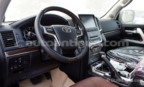 Buy Import Toyota Land Cruiser White Car in Import - Dubai in Antigua Buy Import Toyota Land Cruiser White Car in Import - Dubai in Antigua