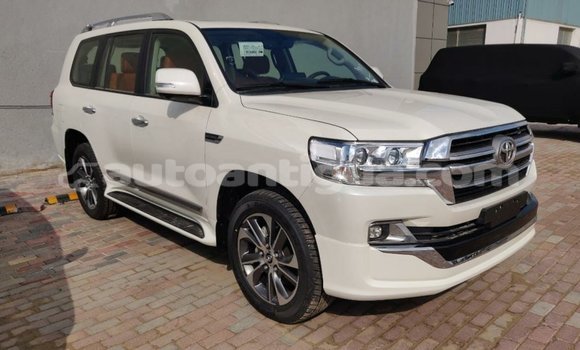 Buy Import Toyota Land Cruiser White Car in Import - Dubai in Antigua Buy Import Toyota Land Cruiser White Car in Import - Dubai in Antigua