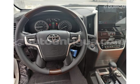 Buy Import Toyota Land Cruiser White Car in Import - Dubai in Antigua Buy Import Toyota Land Cruiser White Car in Import - Dubai in Antigua