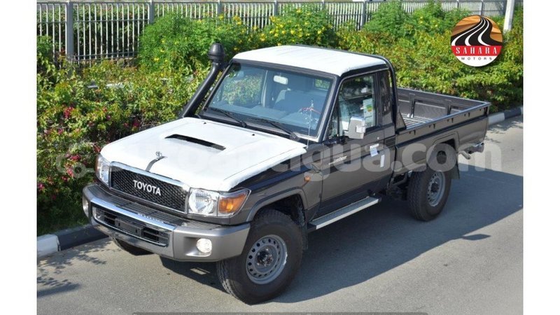 Big with watermark toyota land cruiser antigua import dubai 1615