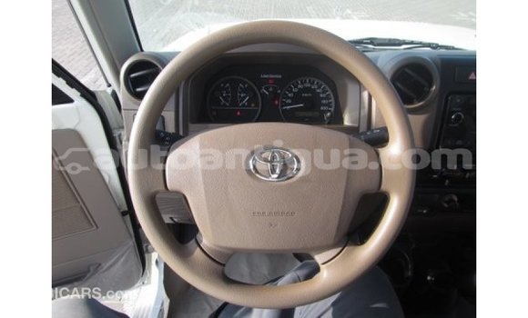Buy Import Toyota Land Cruiser White Car in Import - Dubai in Antigua Buy Import Toyota Land Cruiser White Car in Import - Dubai in Antigua