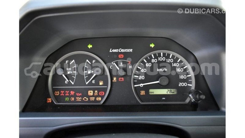 Big with watermark toyota land cruiser antigua import dubai 1615