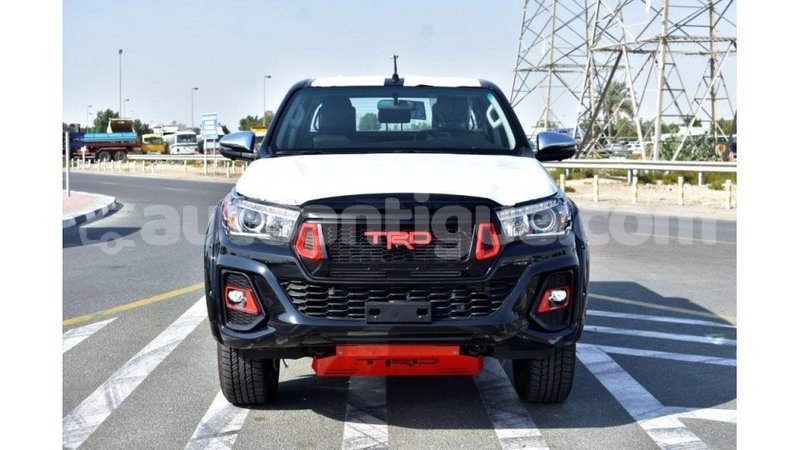Big with watermark toyota hilux antigua import dubai 1616