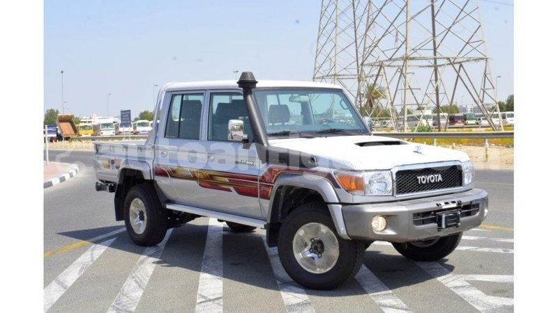 Big with watermark toyota land cruiser antigua import dubai 1620