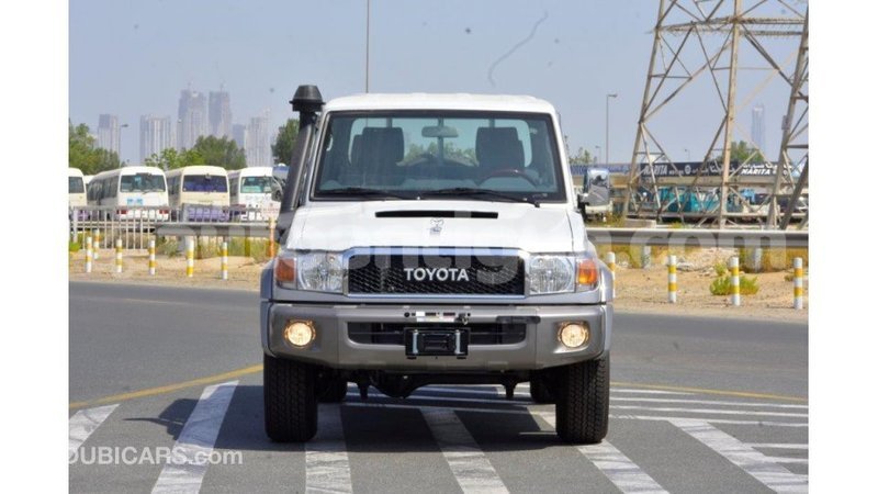 Big with watermark toyota land cruiser antigua import dubai 1620