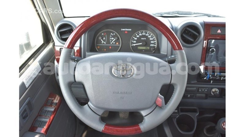 Big with watermark toyota land cruiser antigua import dubai 1620