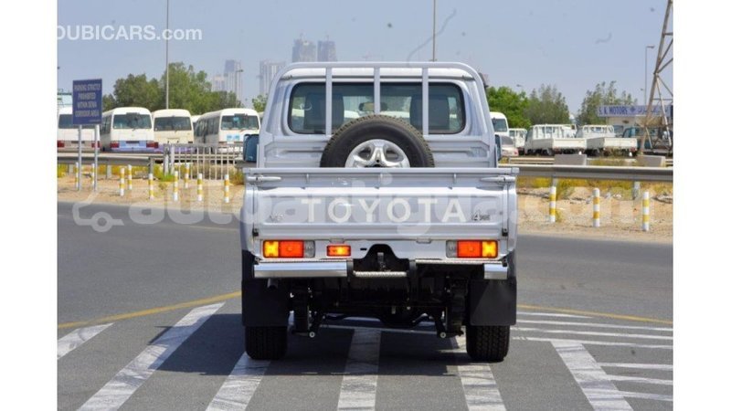 Big with watermark toyota land cruiser antigua import dubai 1620