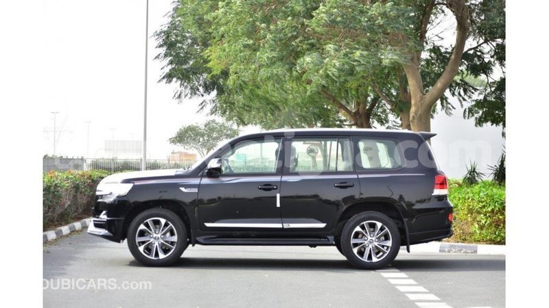 Big with watermark toyota land cruiser antigua import dubai 1621