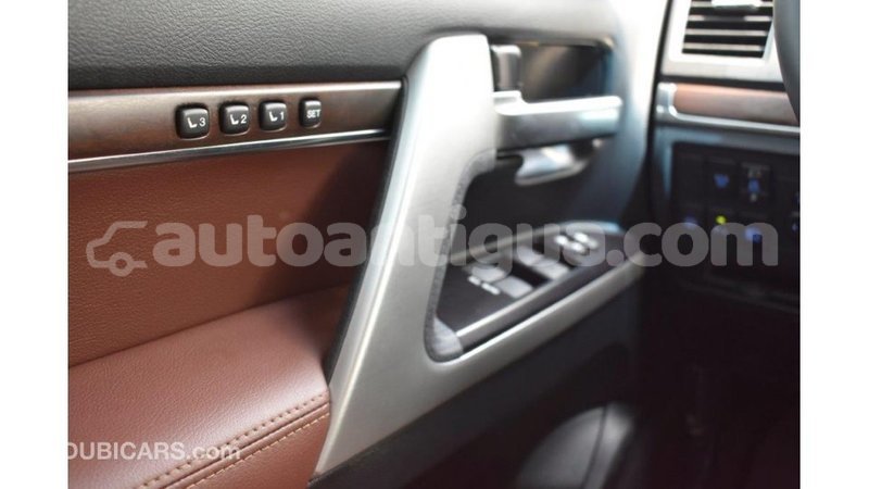 Big with watermark toyota land cruiser antigua import dubai 1623