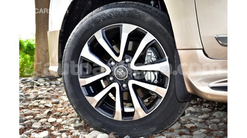 Big with watermark toyota land cruiser antigua import dubai 1623