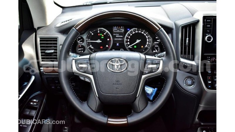 Big with watermark toyota land cruiser antigua import dubai 1623
