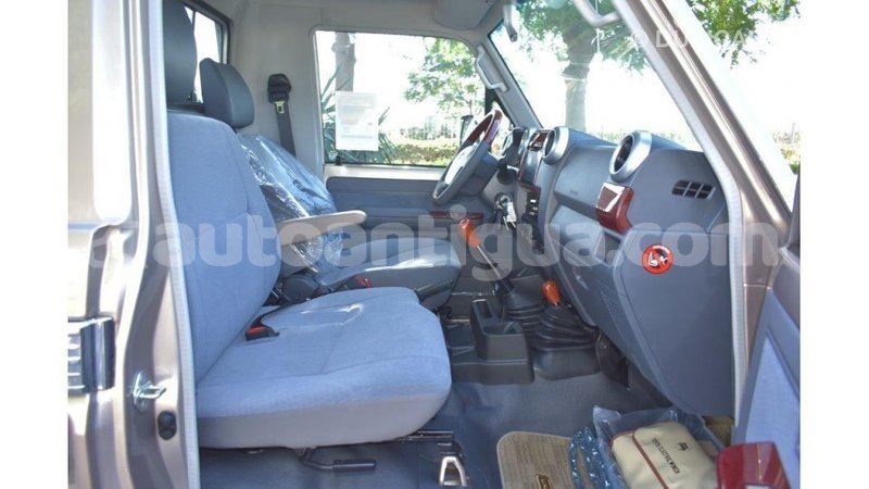 Big with watermark toyota land cruiser antigua import dubai 1624