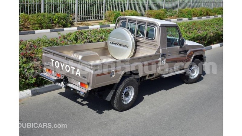 Big with watermark toyota land cruiser antigua import dubai 1624