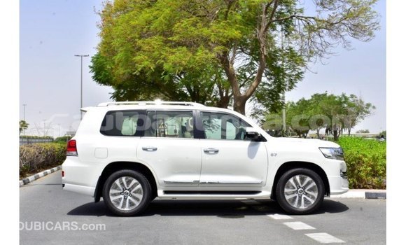 Buy Import Toyota Land Cruiser White Car in Import - Dubai in Antigua Buy Import Toyota Land Cruiser White Car in Import - Dubai in Antigua