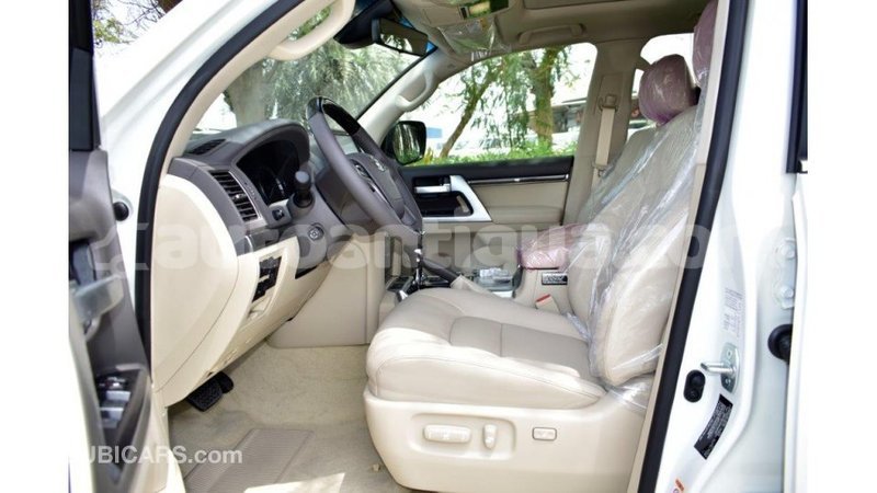 Big with watermark toyota land cruiser antigua import dubai 1627