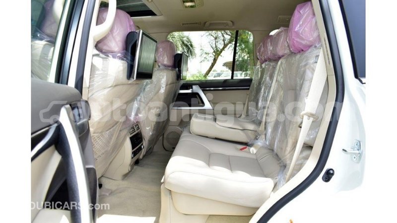 Big with watermark toyota land cruiser antigua import dubai 1627