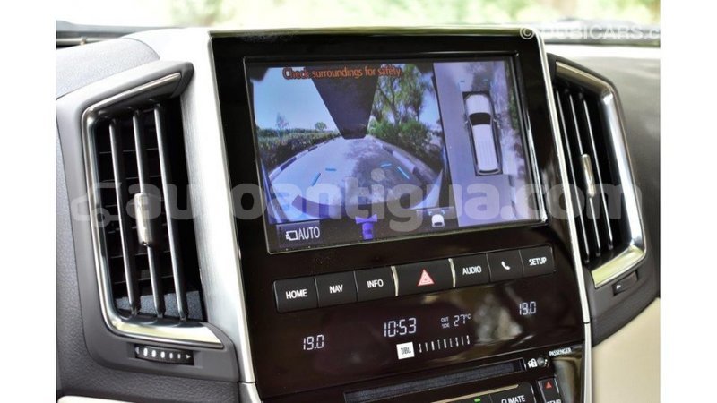Big with watermark toyota land cruiser antigua import dubai 1627