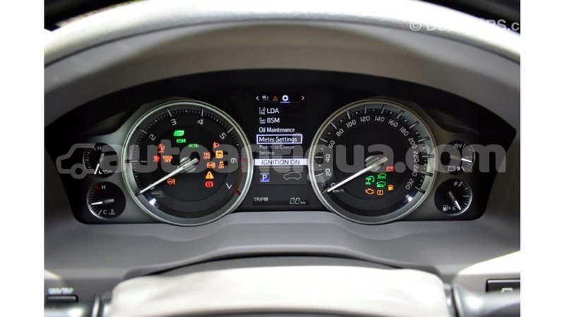 Big with watermark toyota land cruiser antigua import dubai 1627