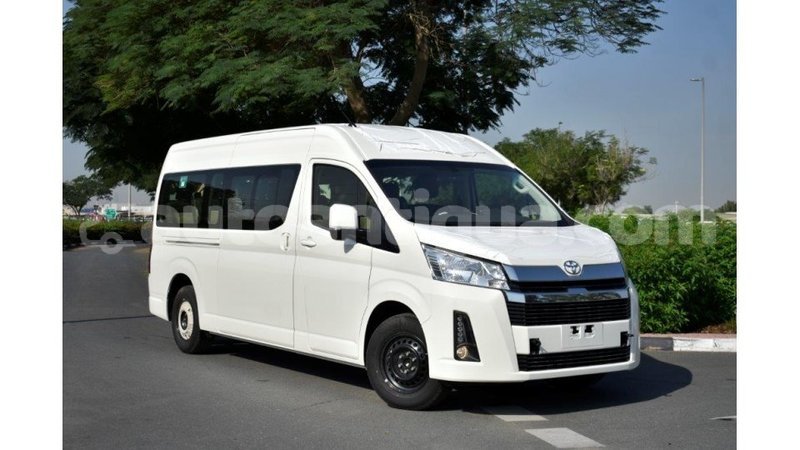 Big with watermark toyota hiace antigua import dubai 1628