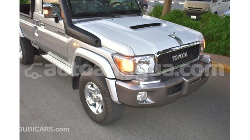 Big with watermark toyota land cruiser antigua import dubai 1629