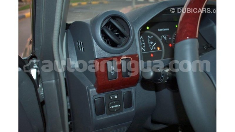 Big with watermark toyota land cruiser antigua import dubai 1629