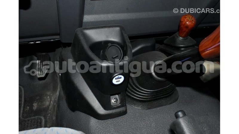 Big with watermark toyota land cruiser antigua import dubai 1629