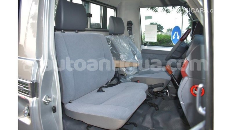 Big with watermark toyota land cruiser antigua import dubai 1629