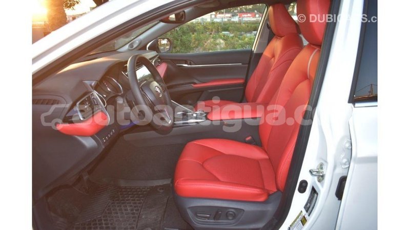 Big with watermark toyota camry antigua import dubai 1631