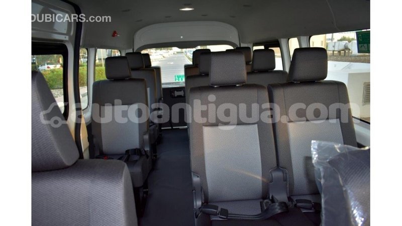 Big with watermark toyota hiace antigua import dubai 1633