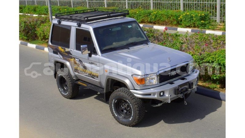Big with watermark toyota land cruiser antigua import dubai 1634
