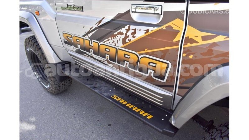 Big with watermark toyota land cruiser antigua import dubai 1634
