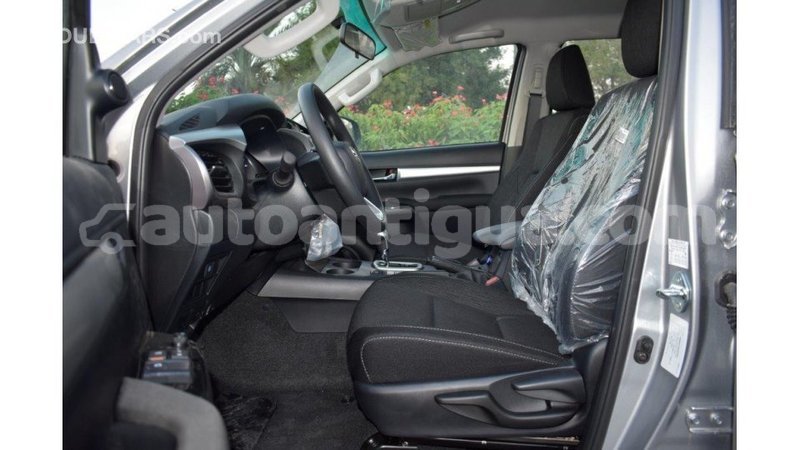 Big with watermark toyota hilux antigua import dubai 1635