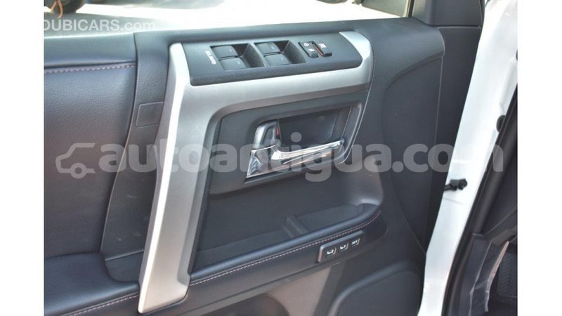 Big with watermark toyota hiace antigua import dubai 1636