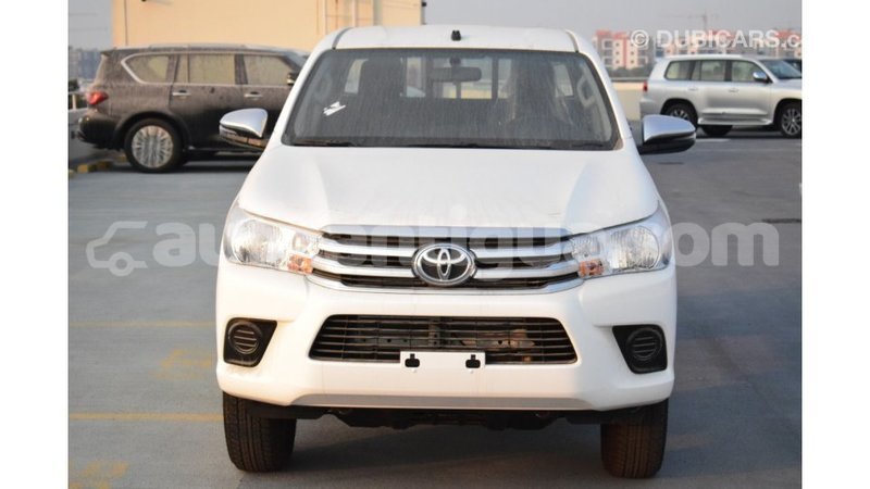 Big with watermark toyota hilux antigua import dubai 1637
