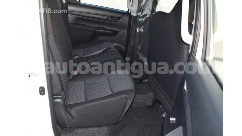 Big with watermark toyota hilux antigua import dubai 1637