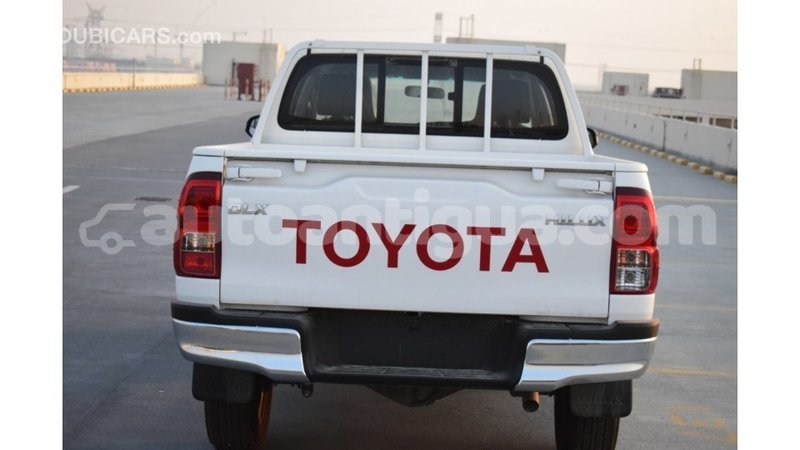 Big with watermark toyota hilux antigua import dubai 1637