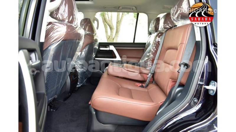 Big with watermark toyota land cruiser antigua import dubai 1640