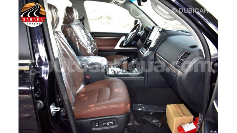 Big with watermark toyota land cruiser antigua import dubai 1640