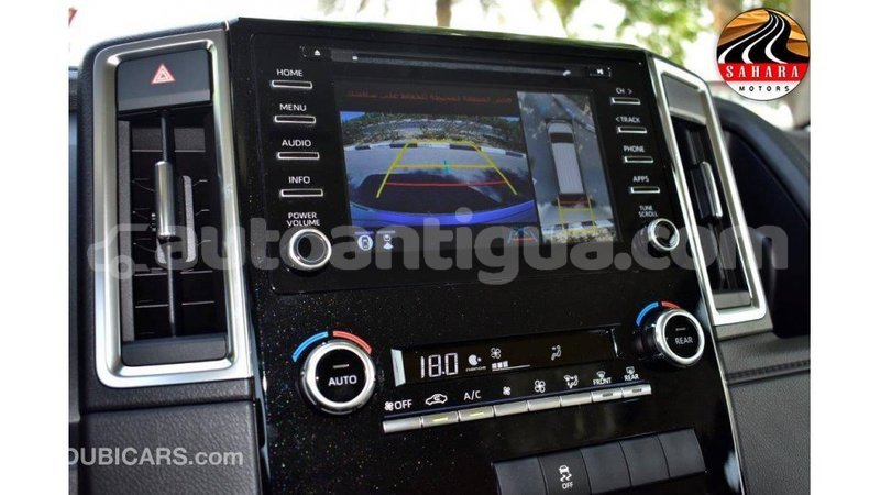 Big with watermark toyota granvia antigua import dubai 1642