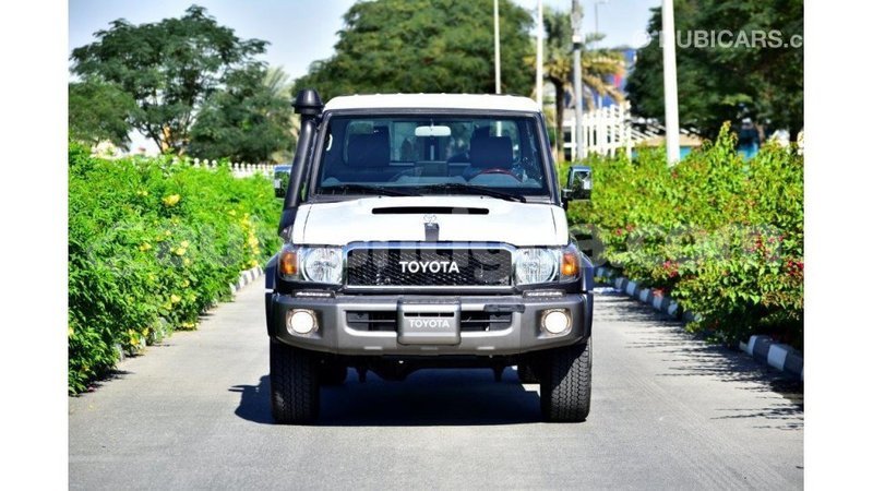 Big with watermark toyota land cruiser antigua import dubai 1643