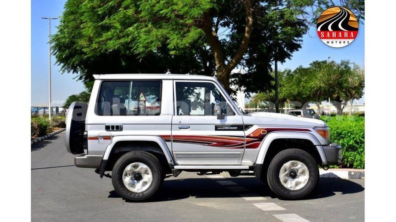 Big with watermark toyota land cruiser antigua import dubai 1644