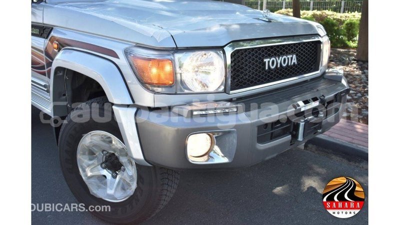 Big with watermark toyota land cruiser antigua import dubai 1644