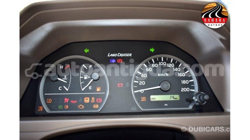 Big with watermark toyota land cruiser antigua import dubai 1644